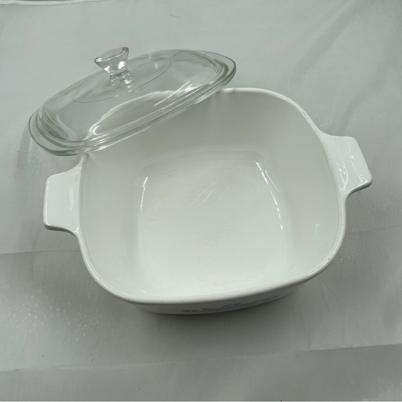 Vintage Corningware Casserole Dish - Picture 4 of 5